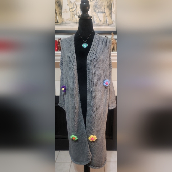 Sweaters - Gray Open-Front Hippie Chic Cozy Knit Cardiga Sweater with Floral Accents